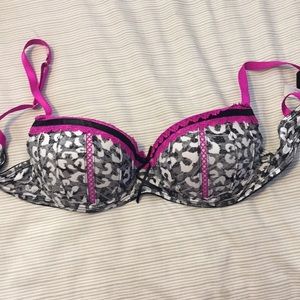 Candie’s bra 34a